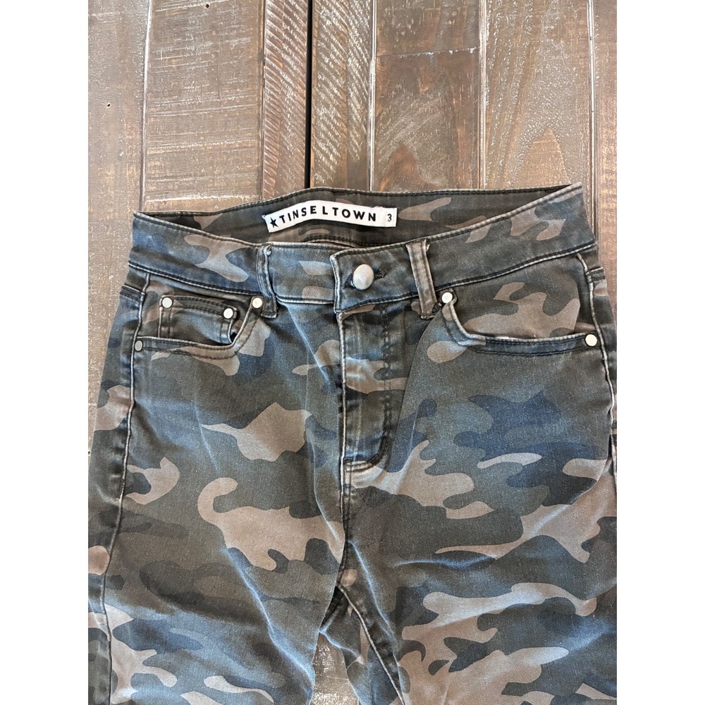 Tinseltown Womens Camo Skinny Pants Green Camouflage Mid Rise Size 3